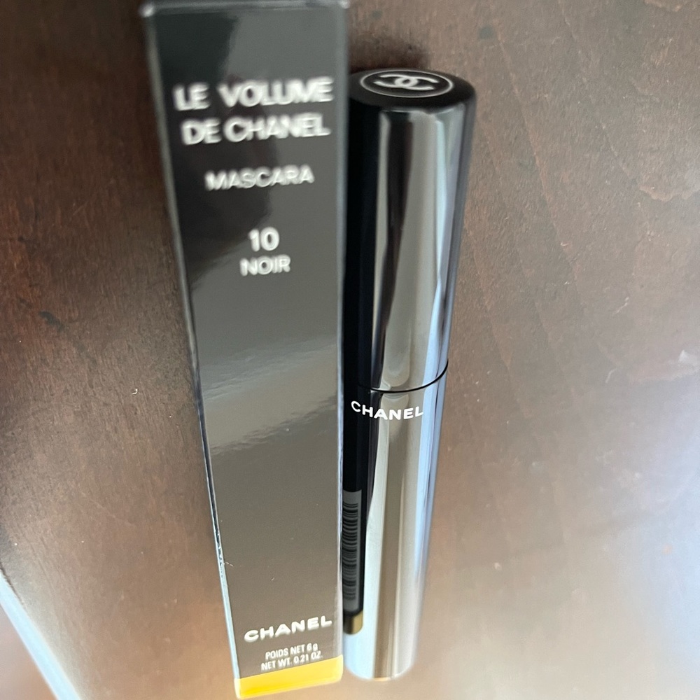Brand new Chanel mascara 10 black noir